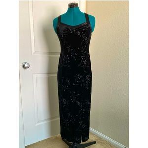 Vintage Floor length dress in Black Velvet